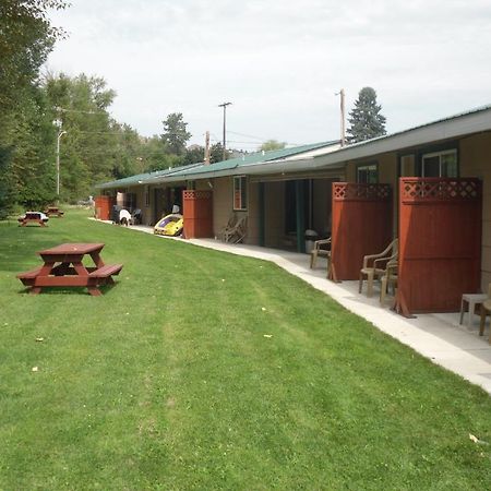 Johnny'S Motel Grand Forks Buitenkant foto