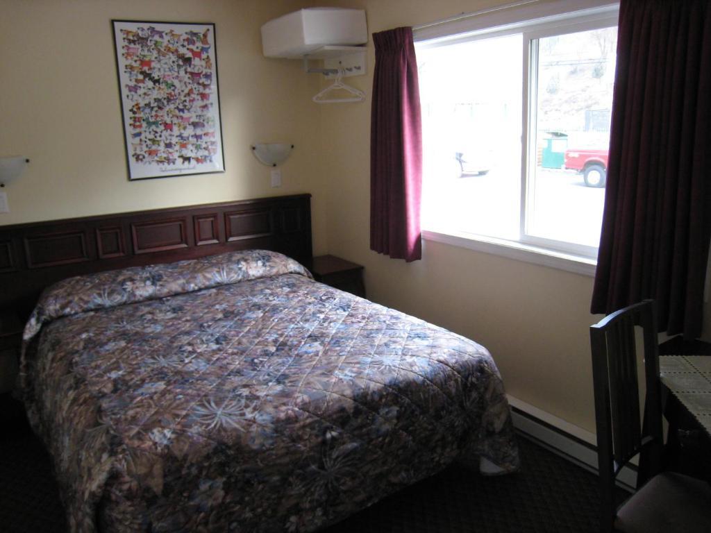 Johnny'S Motel Grand Forks Kamer foto