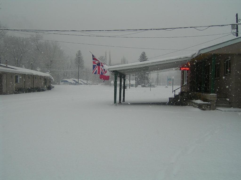 Johnny'S Motel Grand Forks Buitenkant foto