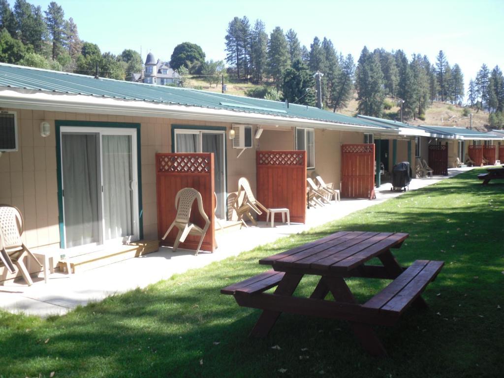 Johnny'S Motel Grand Forks Buitenkant foto